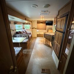 2006 Keystone Springdale 29’