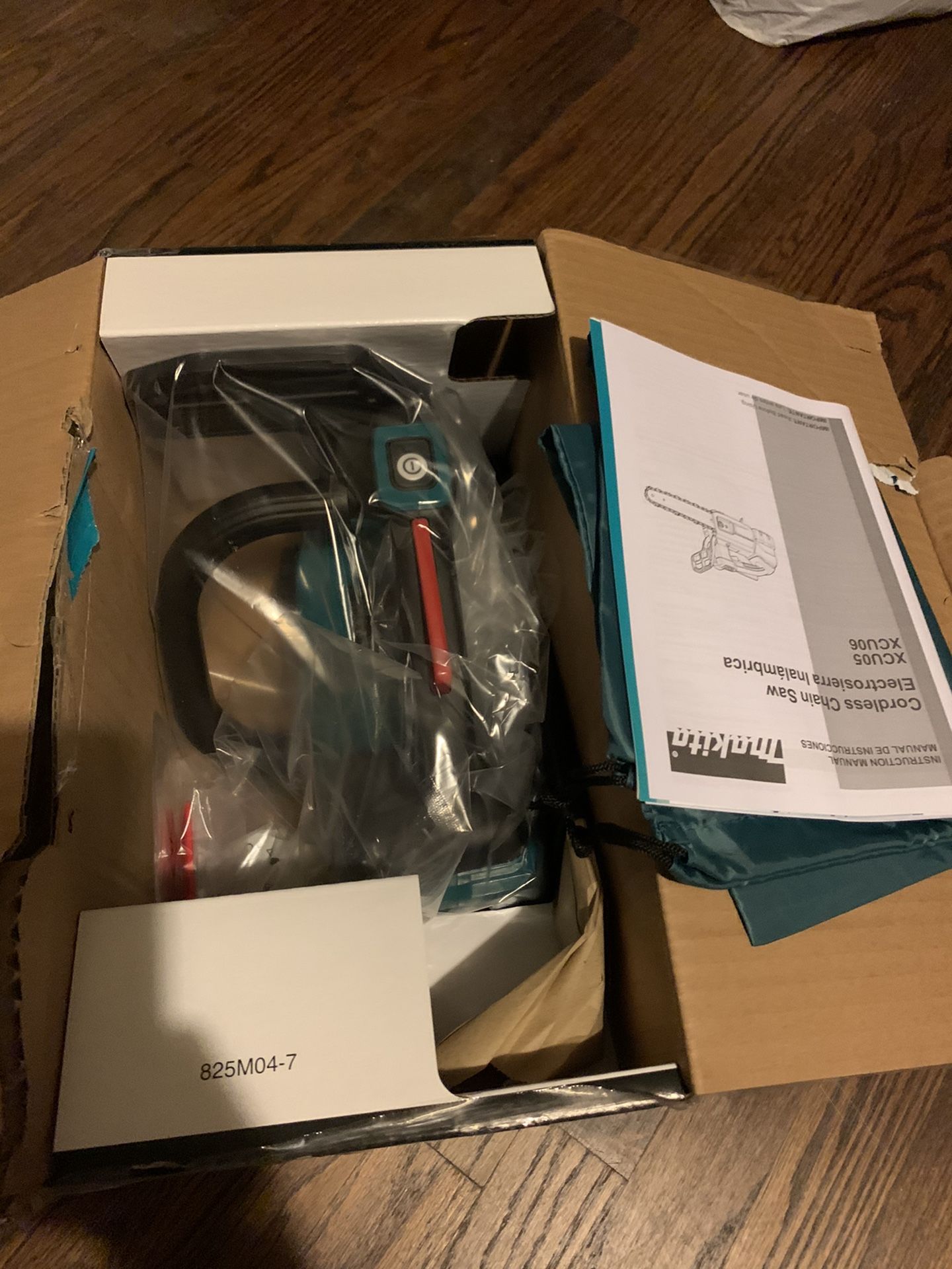 Makita 18LXT Brushless 10” Top Handle Chain Saw “Tool only”