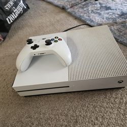 Xbox One S Barley Used