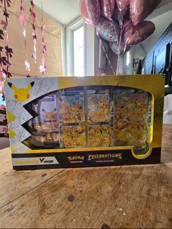 Pokémon Celebrations 25th Anniversary Pikachu V-union Premium Playmat Collection
