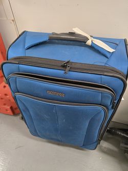 American Tourister Phenom Softside Large Checked Spinner Suitcase - Blue: 4-Wheel Travel Bag
