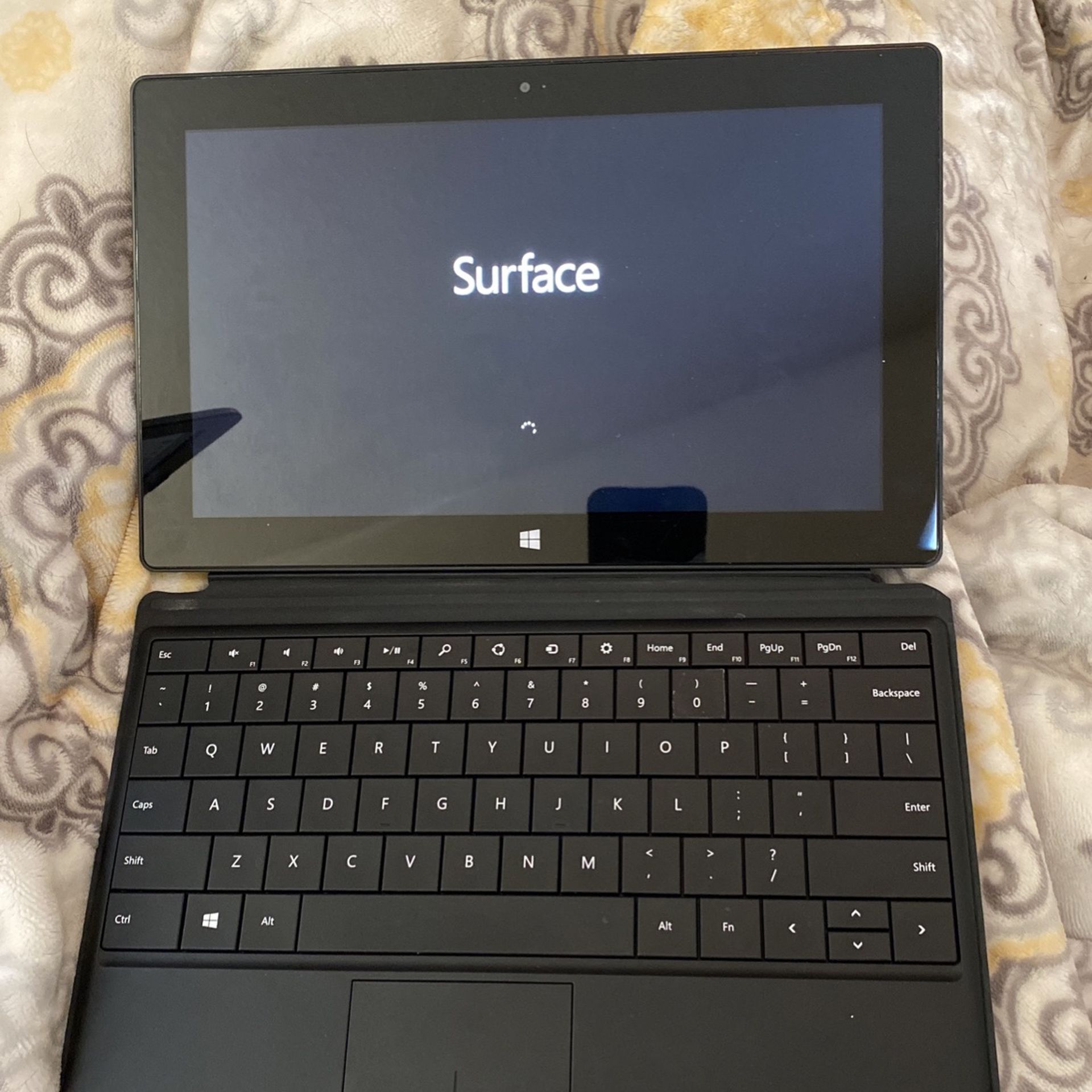 Windows Surface RT 32gb With Keyboard