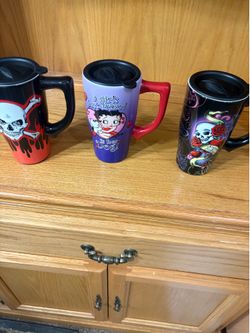 Set of 3  mugs .!price still attached .