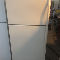 Whirlpool Fridge Top Freezer Apartment Size Available In Cream Color Or White 