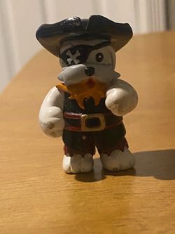 Pirate bulldog mini fig