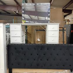 Vanity Desk And Mirror Brand New 