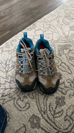 Hiking shoes boots for women