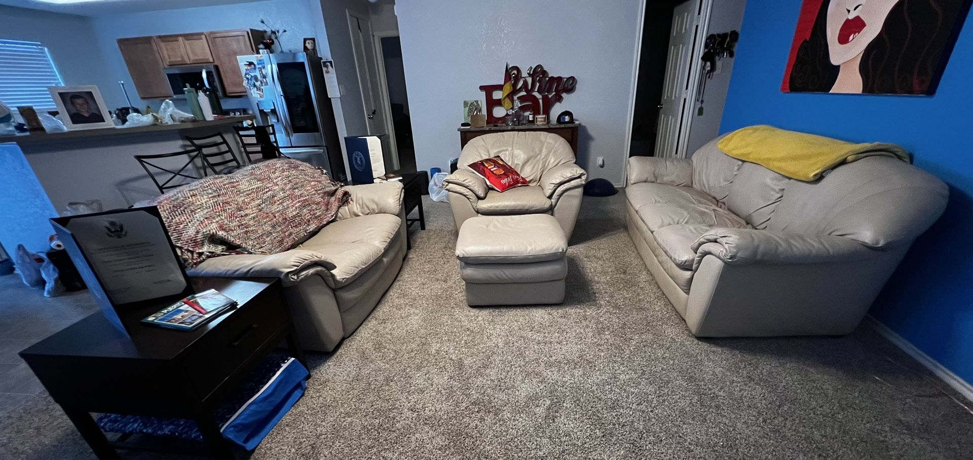 4 Pc Cream Leather Living Room Set $600(OBO)