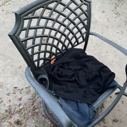 Wonderful nice Hampton bay Heavy metal Wrought Iron Bistro and glass 5pc set