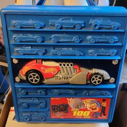 Tara TOYS CO..Vintage HOT WHEELS CARRYING CASE ON WHEELS LIKE NEW MAKE OFFER