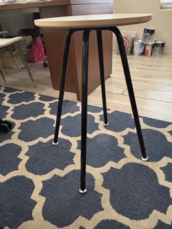 (2) Herman Miller Swoop Side Tables