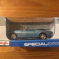 Maisto 1:24 Diecast 1968 Chevy Camaro SS396 Convertible Turquoise