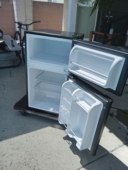 Midea 42cu inch full size mini fridge and separate freezer