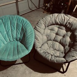 Comfy Fold Chairs! Buy One Or Both! 1 Is $15 Bucks ! Both Chairs Go For $27! Prices Are Negotiable!!!!