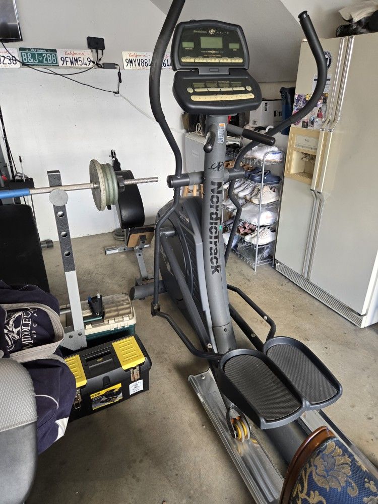 Nordictrac Elite 1300 elliptical machine