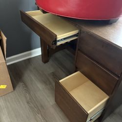 dresser table