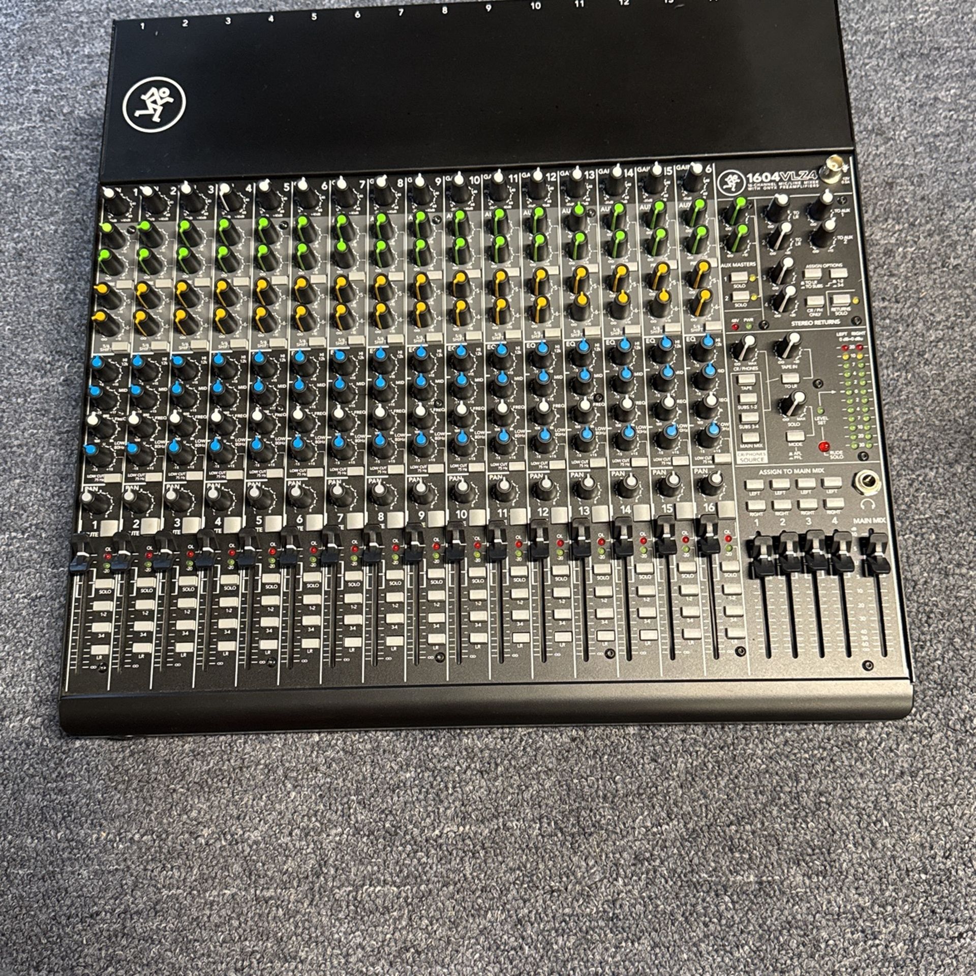 Mackie 1604VLG4 MIXER