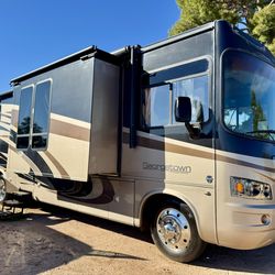 2011 Georgetown 37ft with 3 slideouts full body paint only 50k miles