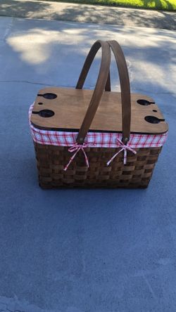 Wicker Picnic Basket with Wooden Lid