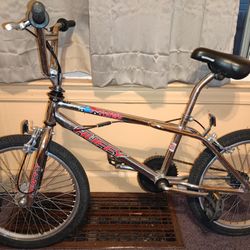 LIMITED EDITION HUFFY BMX BIKE....  ASING....  $200  O.B.O....