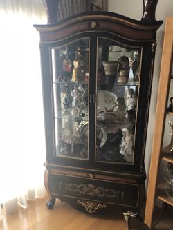 Showcase cabinet