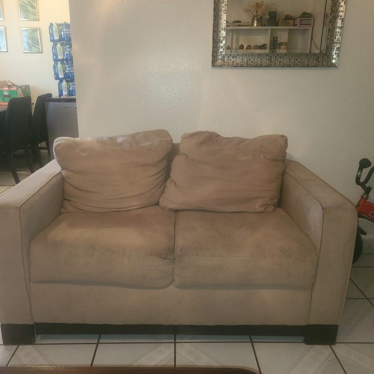 Sofá Libre De Humo Y Mascotas Solo Falta Limpiar