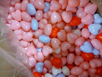 1/2 Case of approx. 700 Heart-Shape Balls