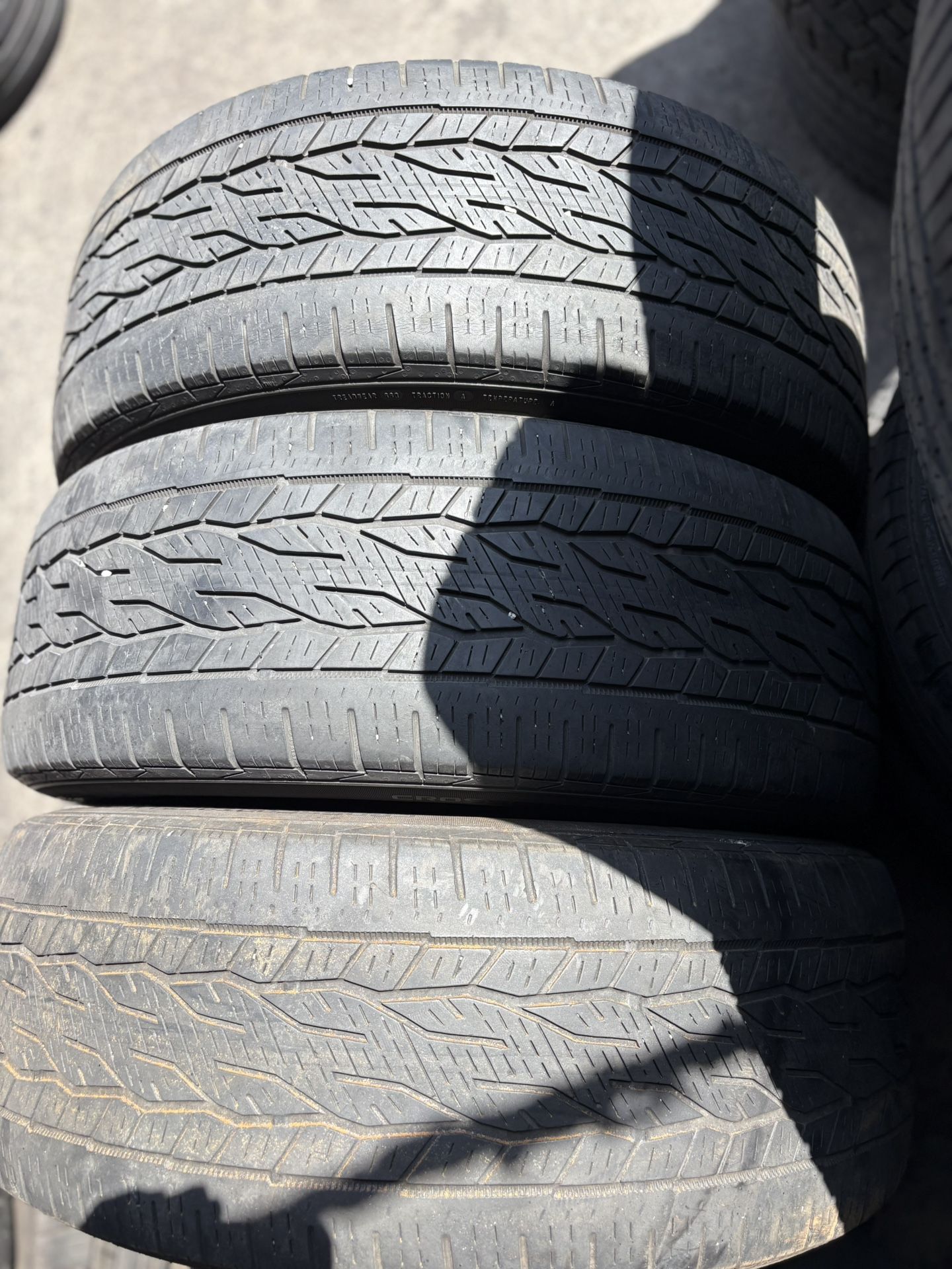 Tires 275-60r20 Continental 