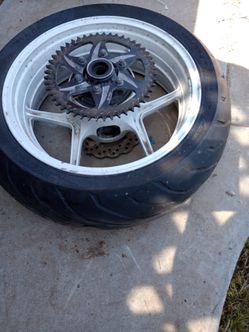 Motorcycle tire