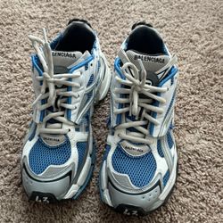 balenciaga runner blue 