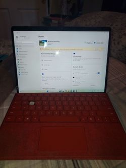 Windows Surface Pro 8 11th Gen Intel(R) i5-1135G7 - Poppy Red