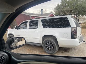 2007 Suburban Selling In Parts Seats Doors Are Available 