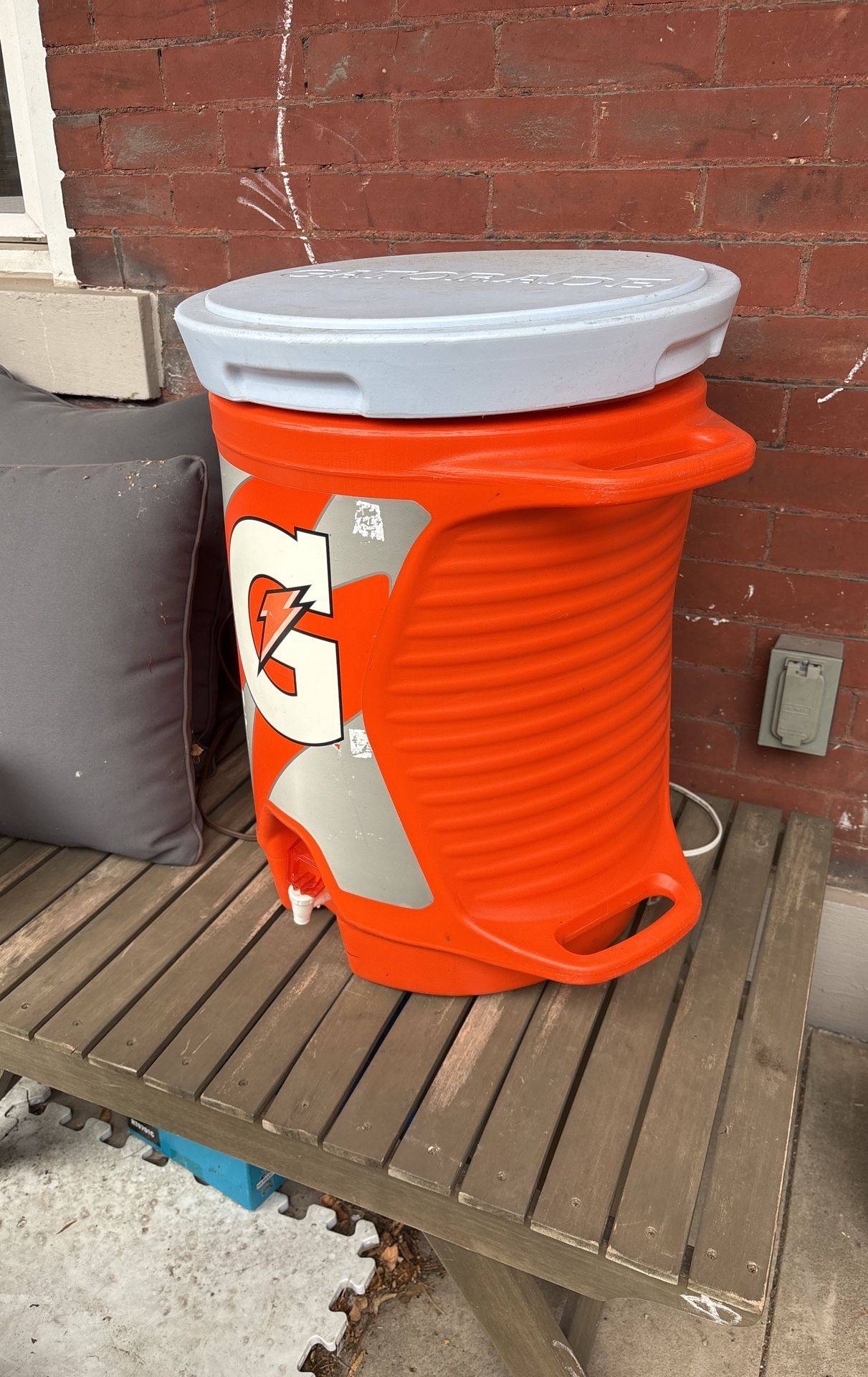 Gatorade 10 Gallon/36 Liter Water Container