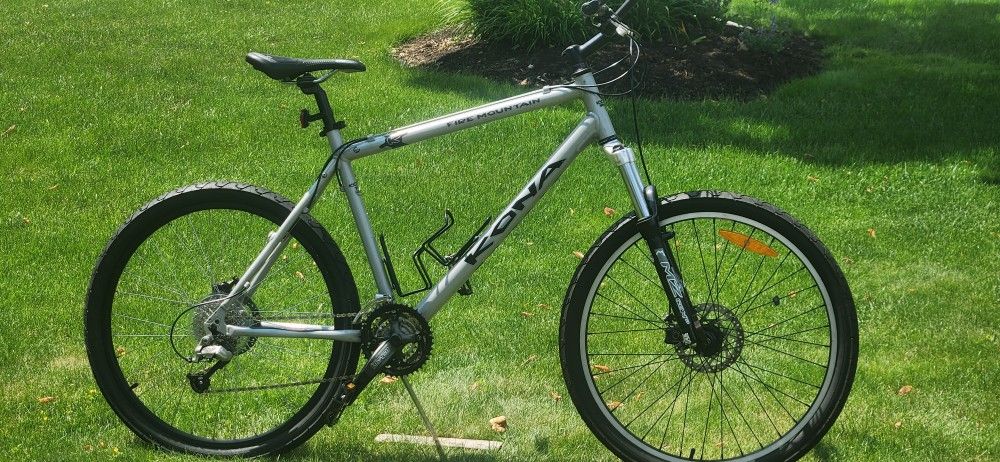 KONA ALL TERRAIN BIKE - LARGE FRAME - DEORE COMPONENTS - MECHANICAL DISC BRAKES - TUNED