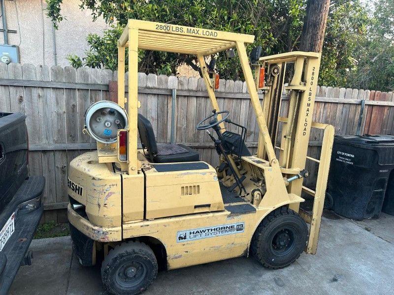 Forklift 