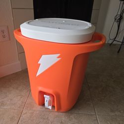 NEW Dunk Hydration 9 Gallon Cooler