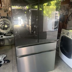 REFRIGERATOR WITH TABLET / FREE DELIVER