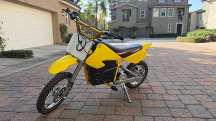 Razor MX650 Dirt Rocket Electric Dirt Bike – Excellent Condition w/ OEM Charger