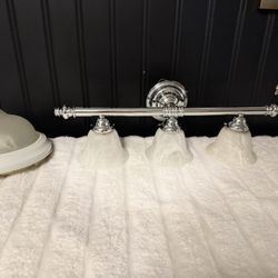 Bathroom Light Fixtures