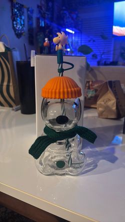 STARBUCKS + PEANUTS Glass Snoopy Cup