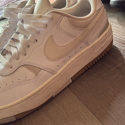 Nike Size 9 Women’s 