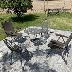 4 Chair  And One Table  Steel And Aluminum 