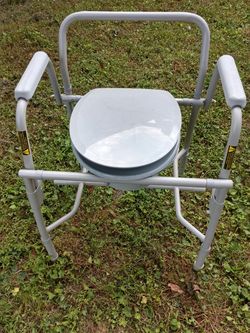 Commode Chair