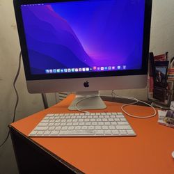 Apple iMac, Magic Mouse, Magic Keyboard, Large Desktop Mousepad