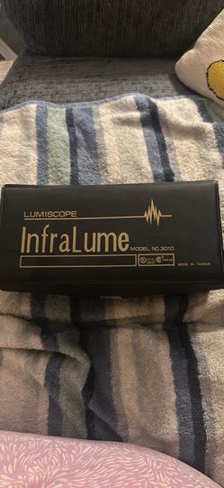 vintage 1980s Lumiscope Infralume Model 3010 infrared heat therapy lamp.