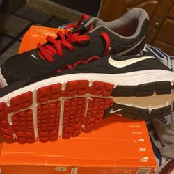 Nike Revolution 2