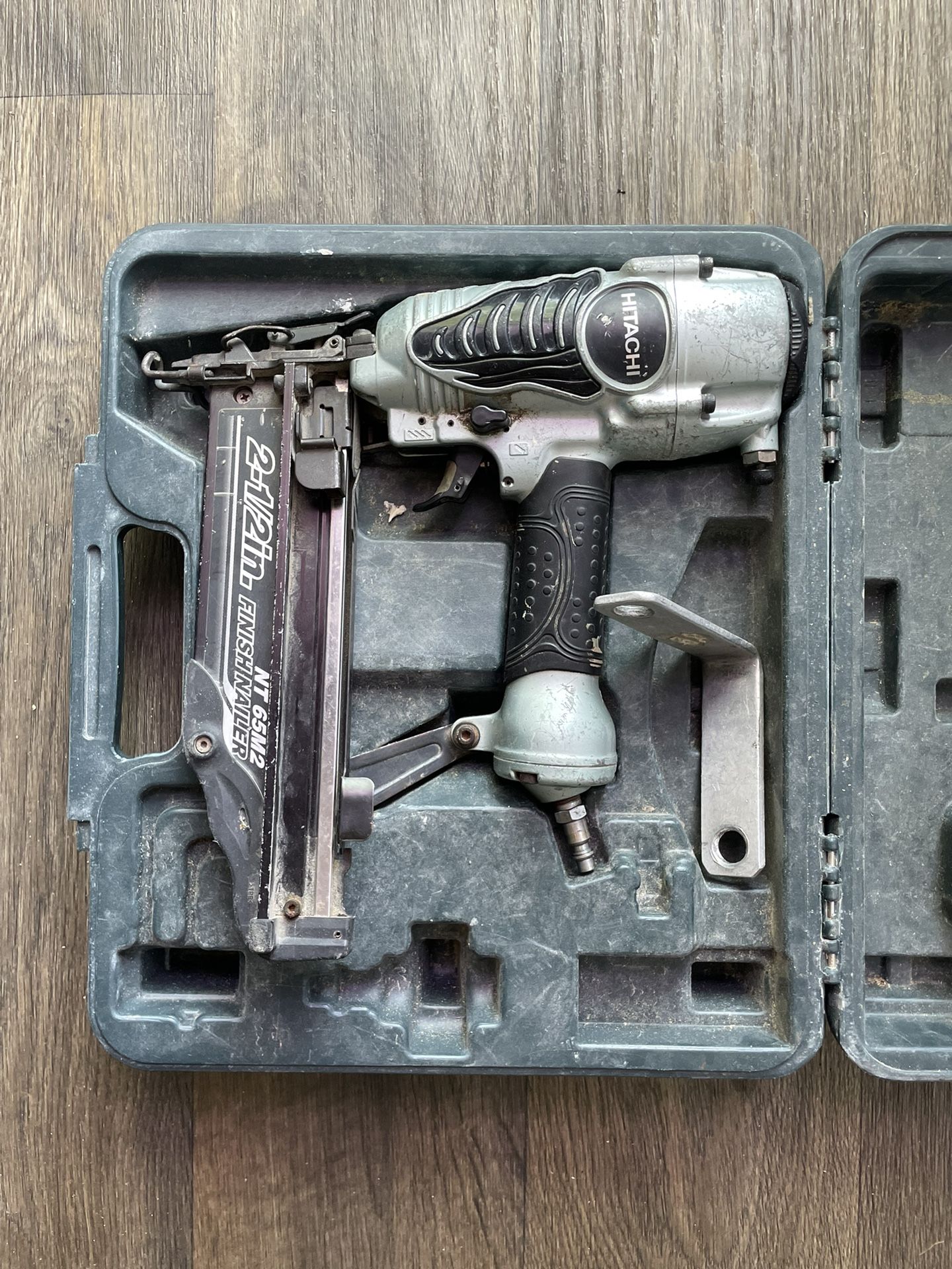 Hitachi Nail gun