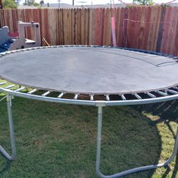14 Ft Trampoline 