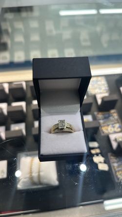Ring 10k diamantes