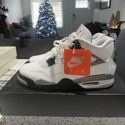 Jordan 4 White Cement Size 9.5